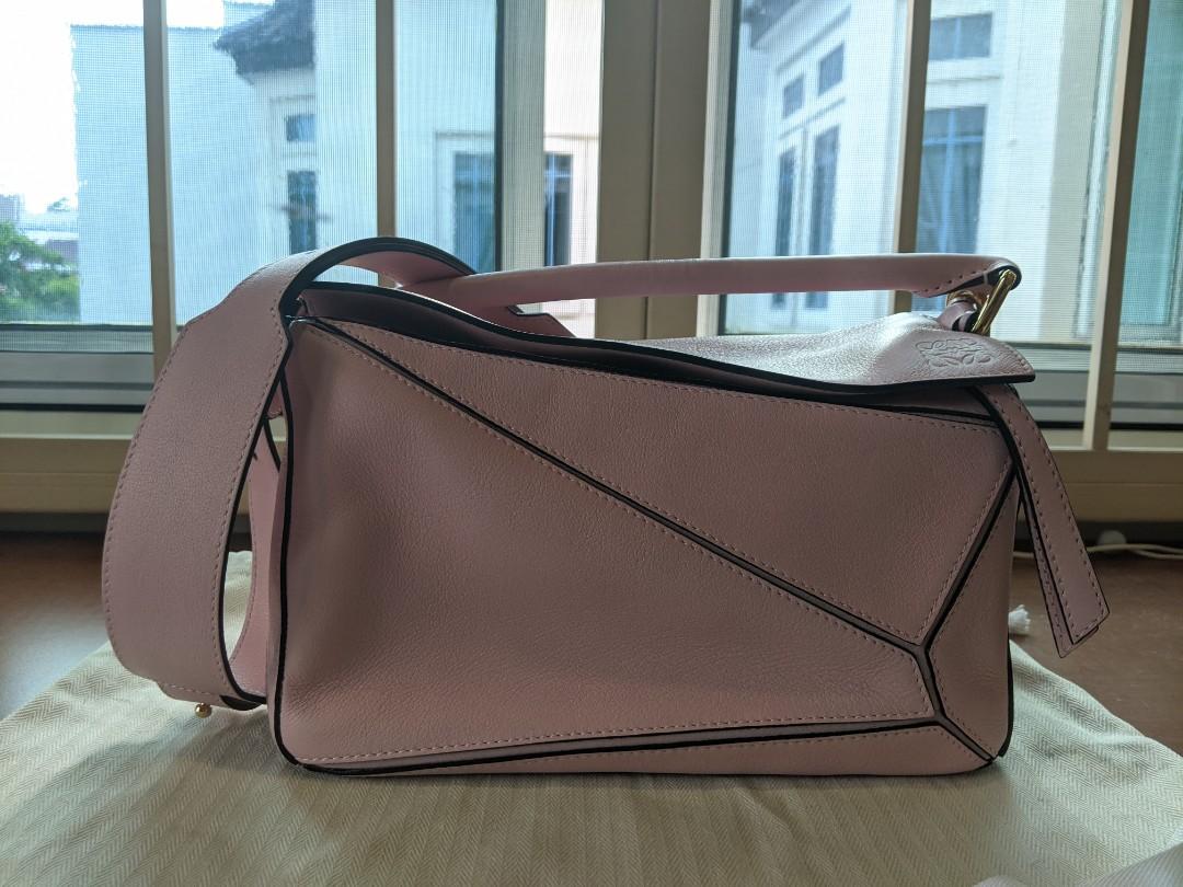 loewe puzzle bolsa size