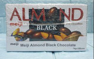 Meiji almond black 74g