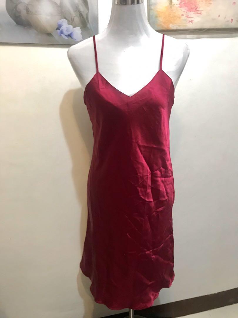 Silk Dress lingerie (Category: Dresses) located in Valenzuela. Submitted by iyangstuff (Listing ID 1083436068, Image 1). Description: .