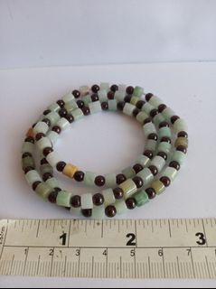 翡翠A玉5mm桶珠間4mm瑪瑙圓珠 長21寸,橡筋繩穿成可作三行手串佩戴。64202088793601110