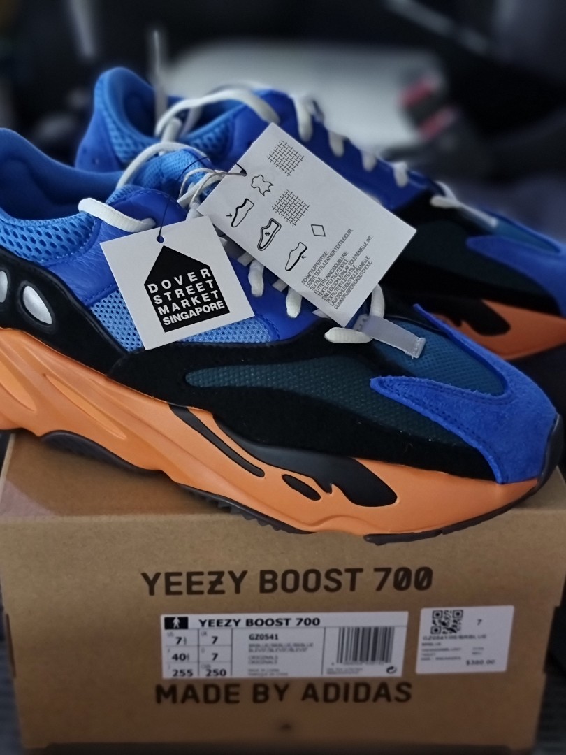 Yeezy v700 store