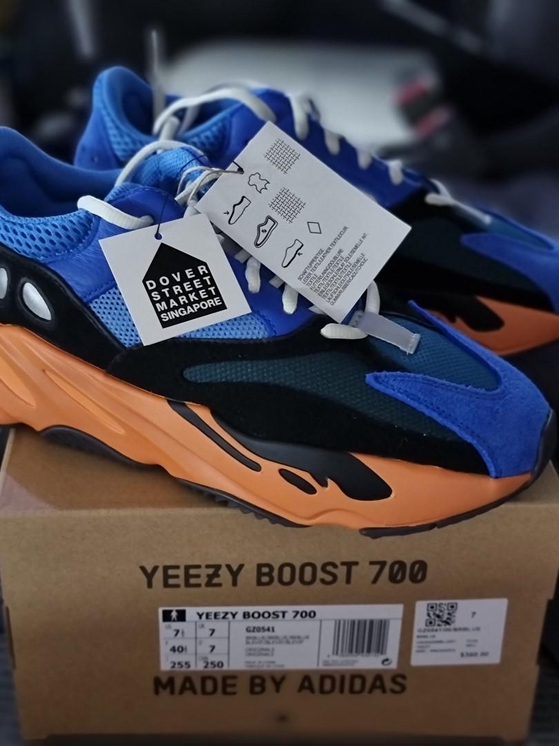 Adidas best sale yeezy v700