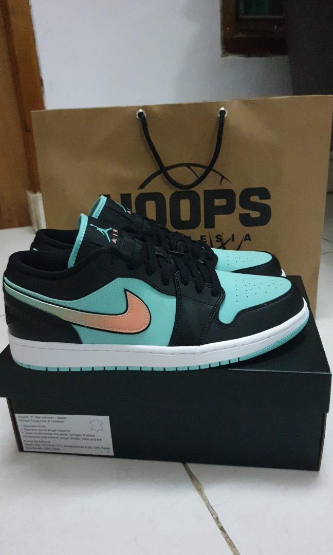 Air Jordan 1 Low Tropical Twist US10 BNIB Hoops Indonesia Pairs, Fesyen  Pria, Sepatu , Sneakers di Carousell