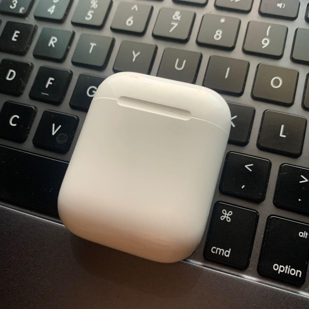 ‼️Airpods Gen 2 Charging Case‼️ (Category: Earphones) located in Mandaluyong City. Submitted by lady.lannister (Listing ID 1083600304, Image 3). Description: ‼️AirPods 2 Charging Case ONLY‼️ Works with Gen 1 or Gen 2 AirPods 💯 Original Fixed Price 😘 Scratches and Dirt are evident on the case Replacement for your damaged or lost charging case ❤️ Disclaimer: Please make sure your AirPods are original ONLY!!! 😊.