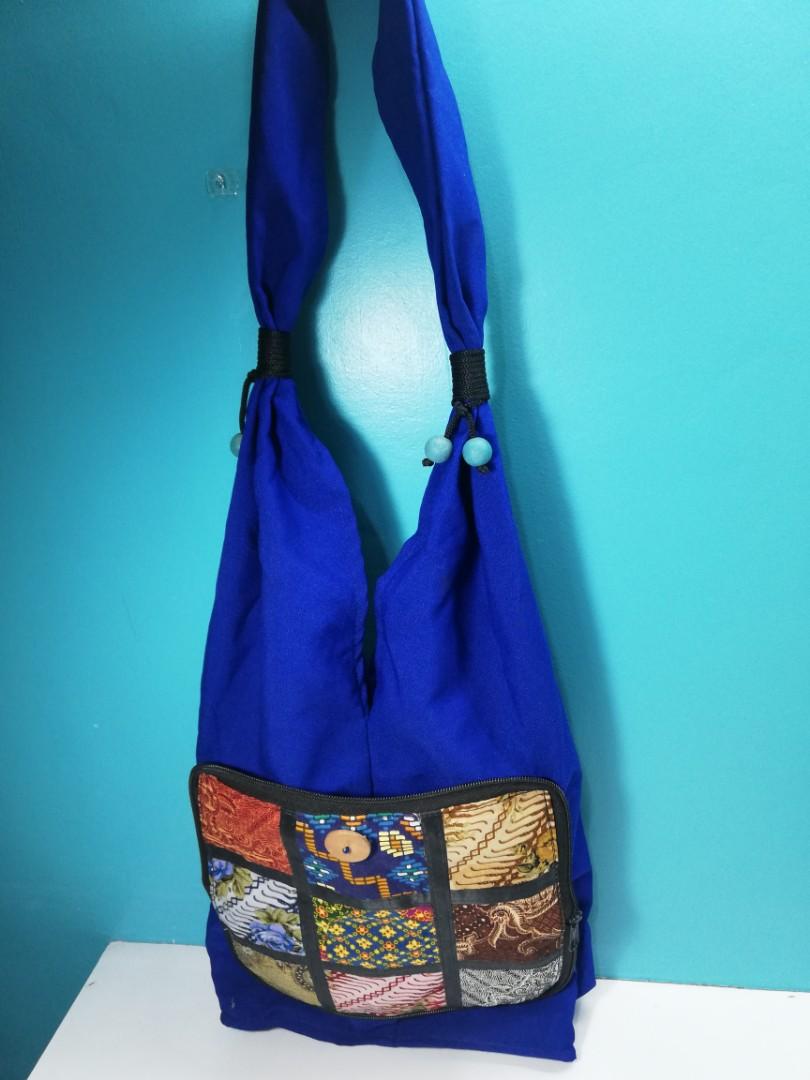 Batik design foldable tote bag (Category: Shoulder Bags) located in Pasig City. Submitted by saltnpepper08 (Listing ID 1083581396, Image 1). Description: .