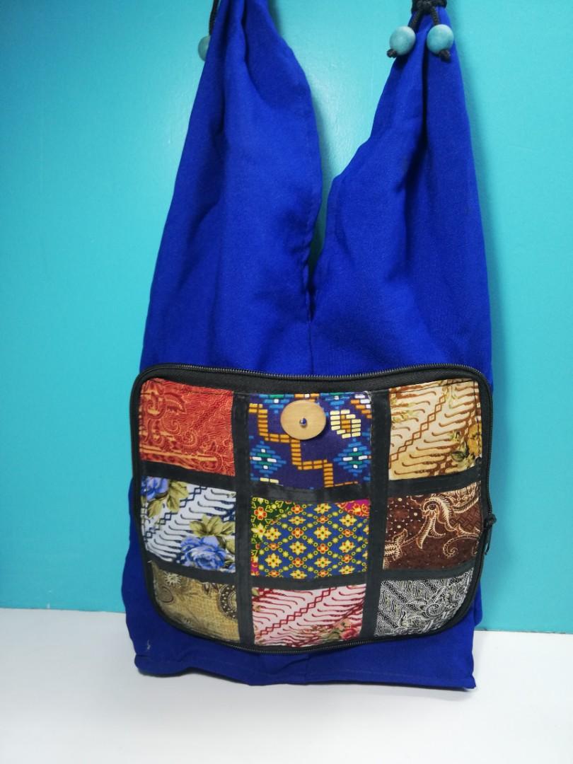 Batik design foldable tote bag (Category: Shoulder Bags) located in Pasig City. Submitted by saltnpepper08 (Listing ID 1083581396, Image 3). Description: .
