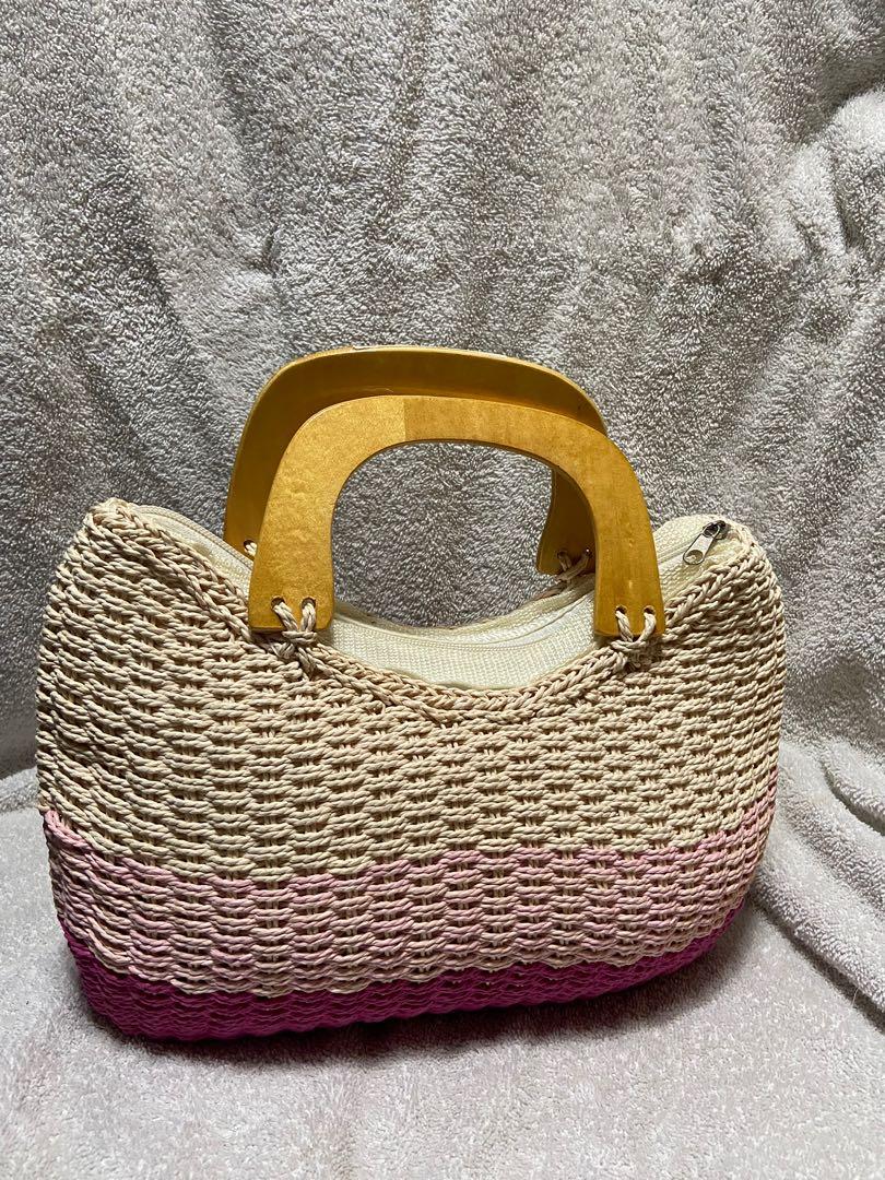 Beach hand bag (Category: Beach Bags) located in Manila. Submitted by freddiectable (Listing ID 1083530874, Image 2). Description: Pre loved ukay item, please pm me for more deets.