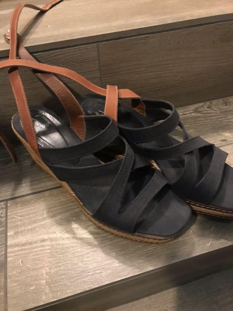 Castaner navy hotsell