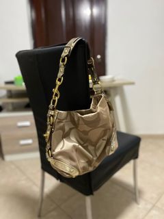 (Category: ) located in . Submitted by bagelyas_preloved (Listing ID 1083582506, Image 1). Description: .