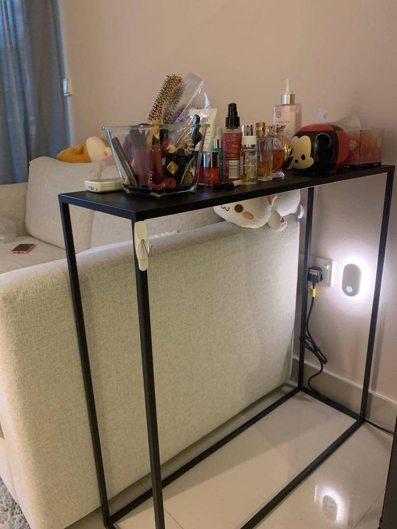 Console Table (Category: Tables & Sets) located in Singapore. Submitted by xmellllx (Listing ID 1083445086, Image 2). Description: In good condition Light Approximately 79cmx25cmx79cm.