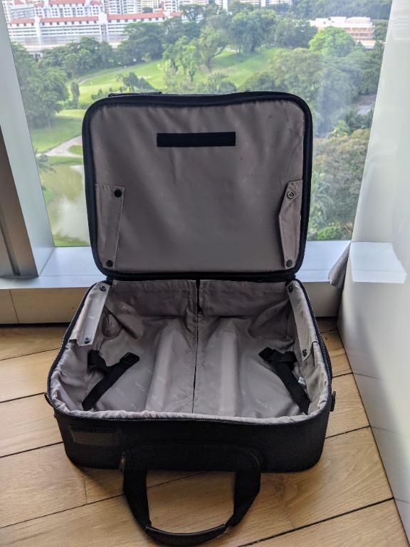 Flight travel bag (Hand baggage 40cm x 25cm x 20cm), Hobbies & Toys, Travel, Travel Essentials Accessories on Carousell