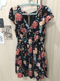 (Kategori: ) berada di . Dikirim oleh beccasclothes (ID iklan 1083607005, Gambar 1). Deskripsi: .