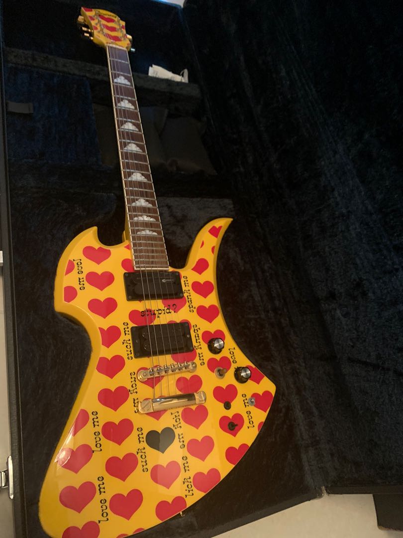 Hide yellow heart guitar top