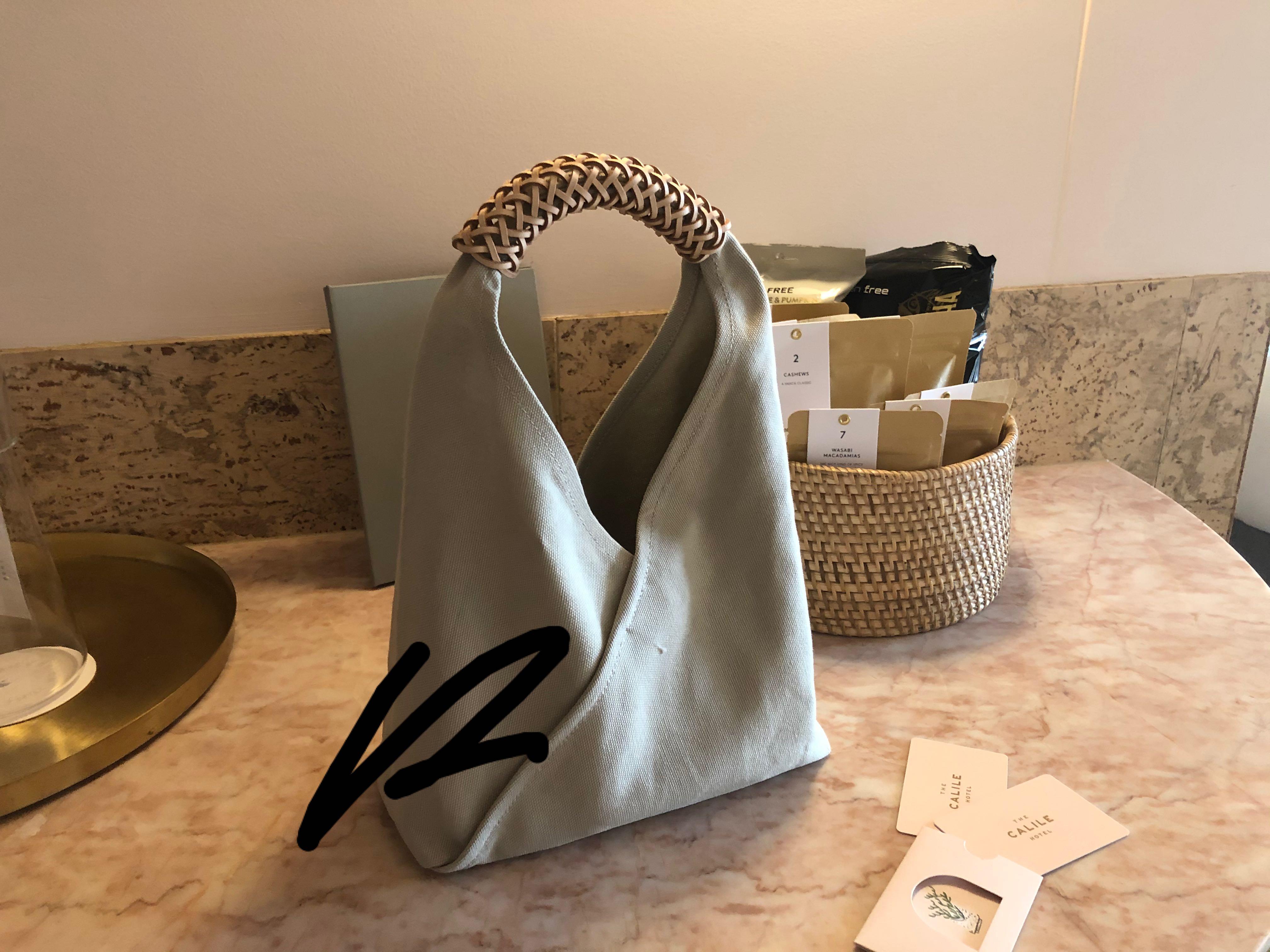 Kamaroan woven triangle bag shop
