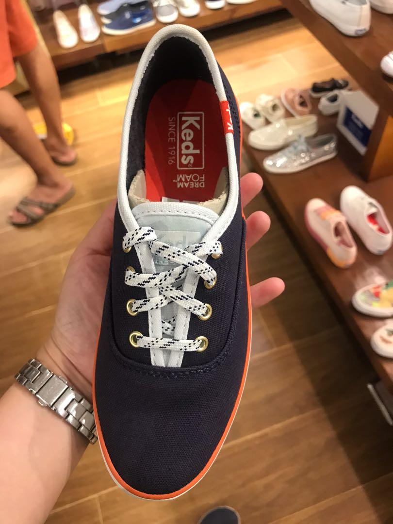 Dream foam keds top