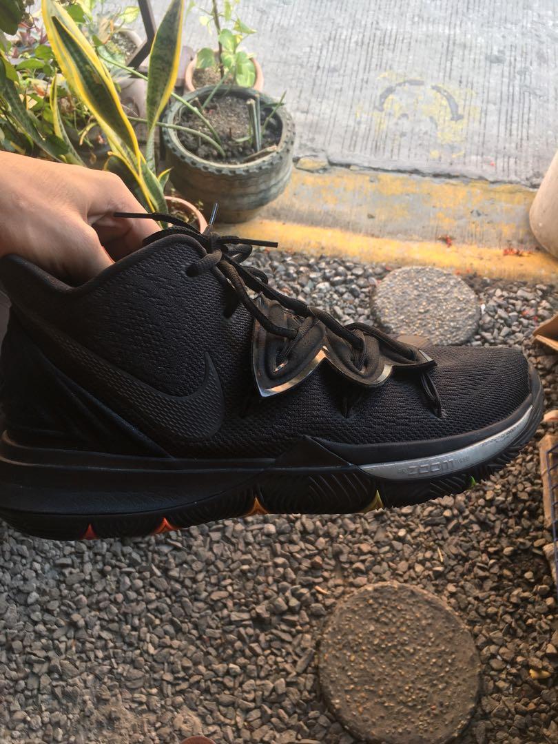 Triple black kyrie shop 5