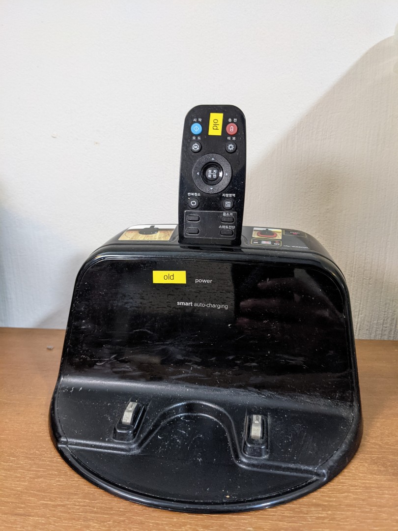 LG robot vacuum charger docking station, TV & Home Appliances, Vacuum Cleaner & Housekeeping on