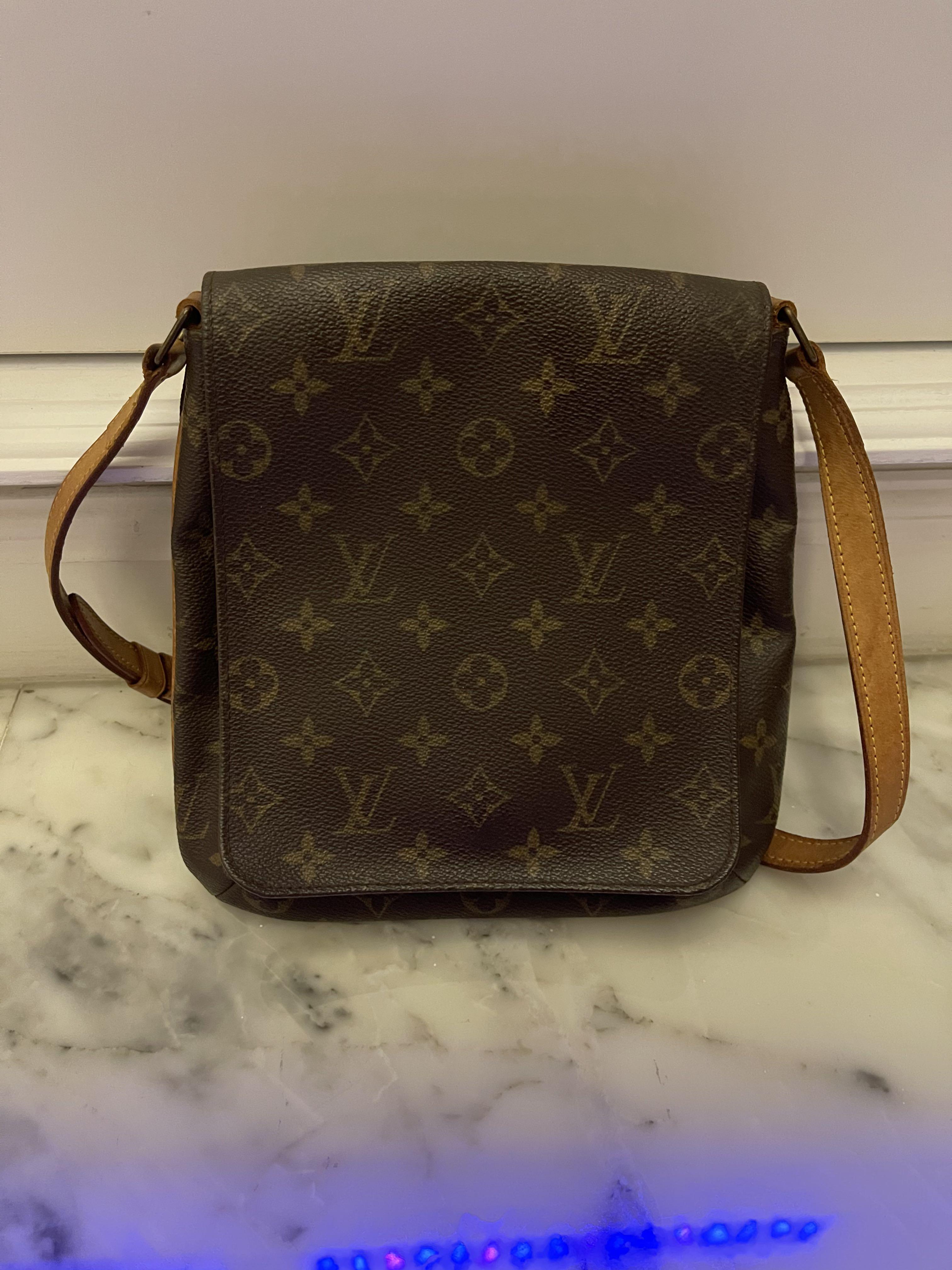 Vintage lv hot sale shoulder bag