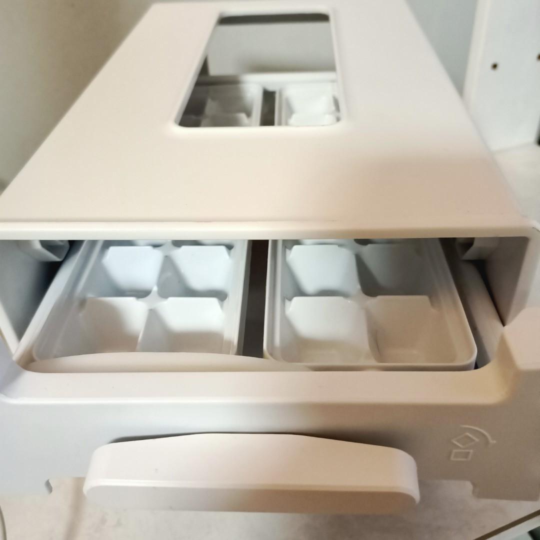Movable Ice Maker Box, Furniture & Home Living, Kitchenware & Tableware, Food Organisation