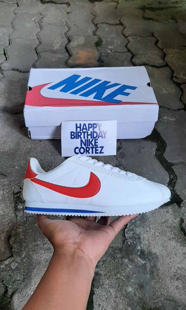 Nike cortez court royal, Fesyen Pria, Sepatu , Sneakers di Carousell