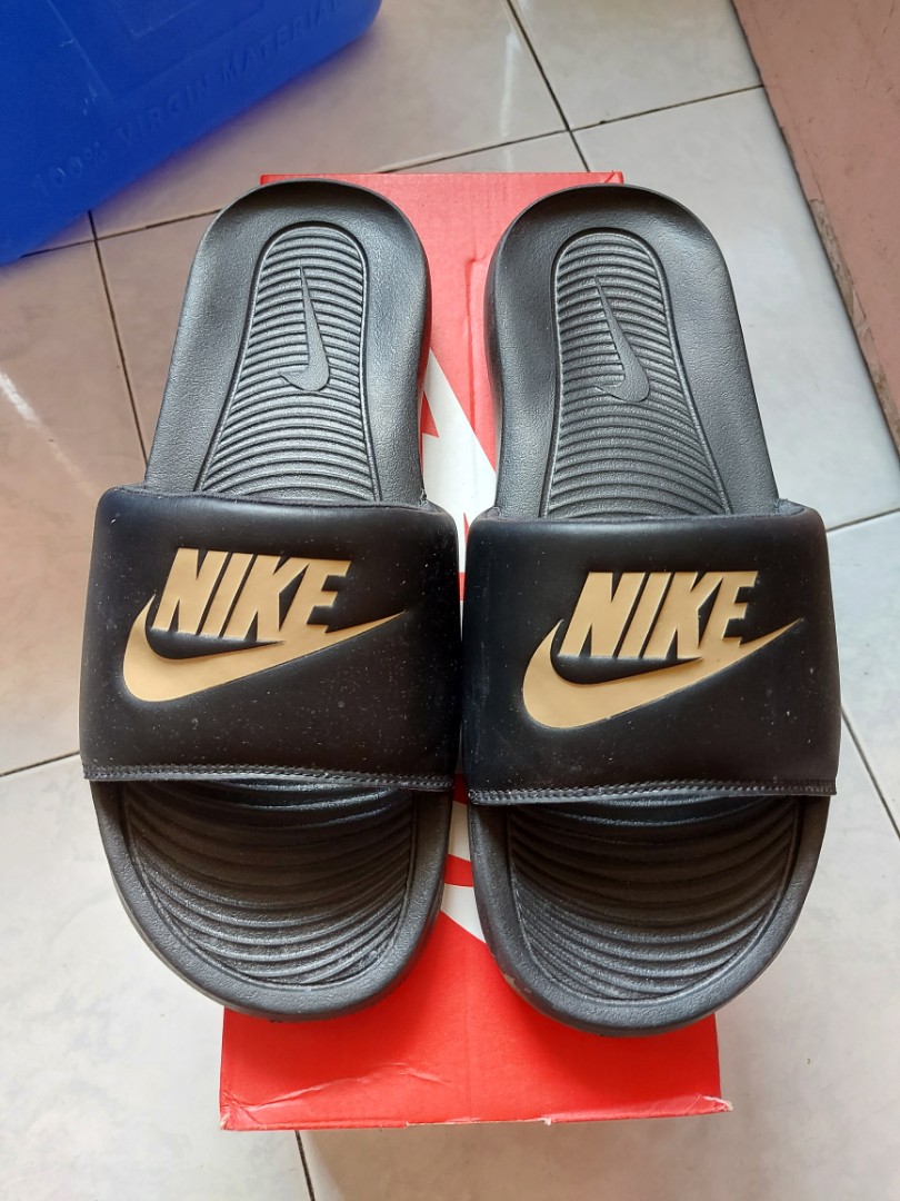 nike slip on slippers mens