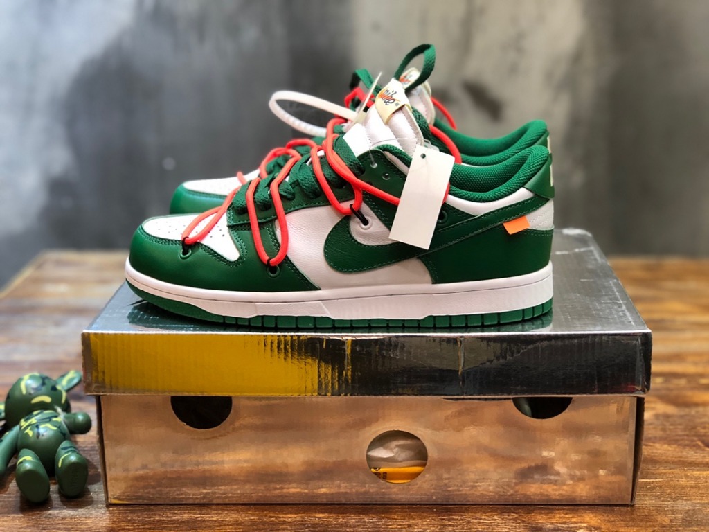 Off-white x futura x 'sb dunk low in white/pine green top