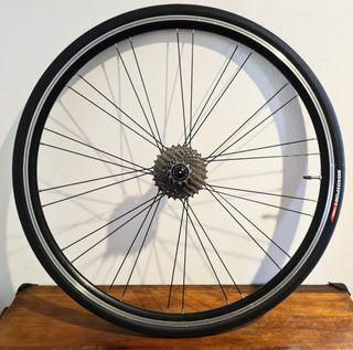 Merida Wheelset w/ Shimano 105 Cassette, titanium skewers & brand new Specialized Roadsport tires