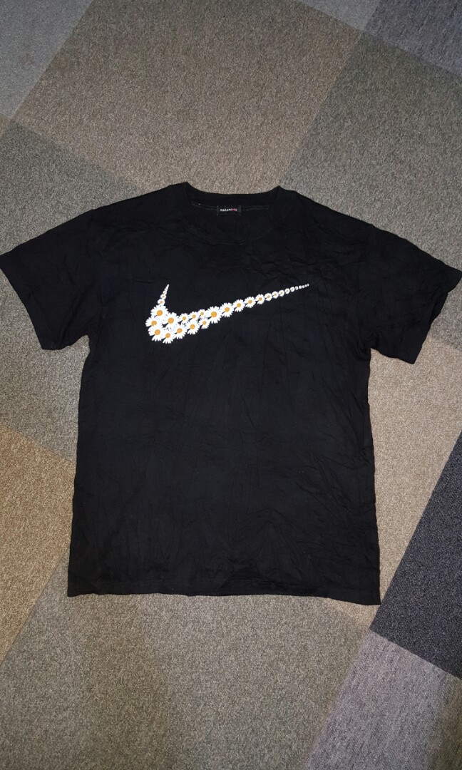 Nike para noise deals t shirt