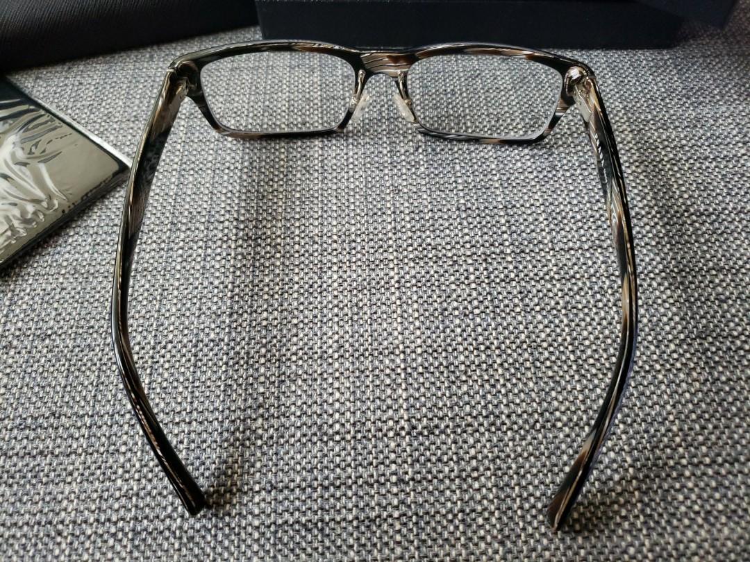 Prada Glasses （分類：眼鏡）位於 Hong Kong。 由 7ynwa7 提交（商品編號 1083553421，圖片 4）。簡介： 。