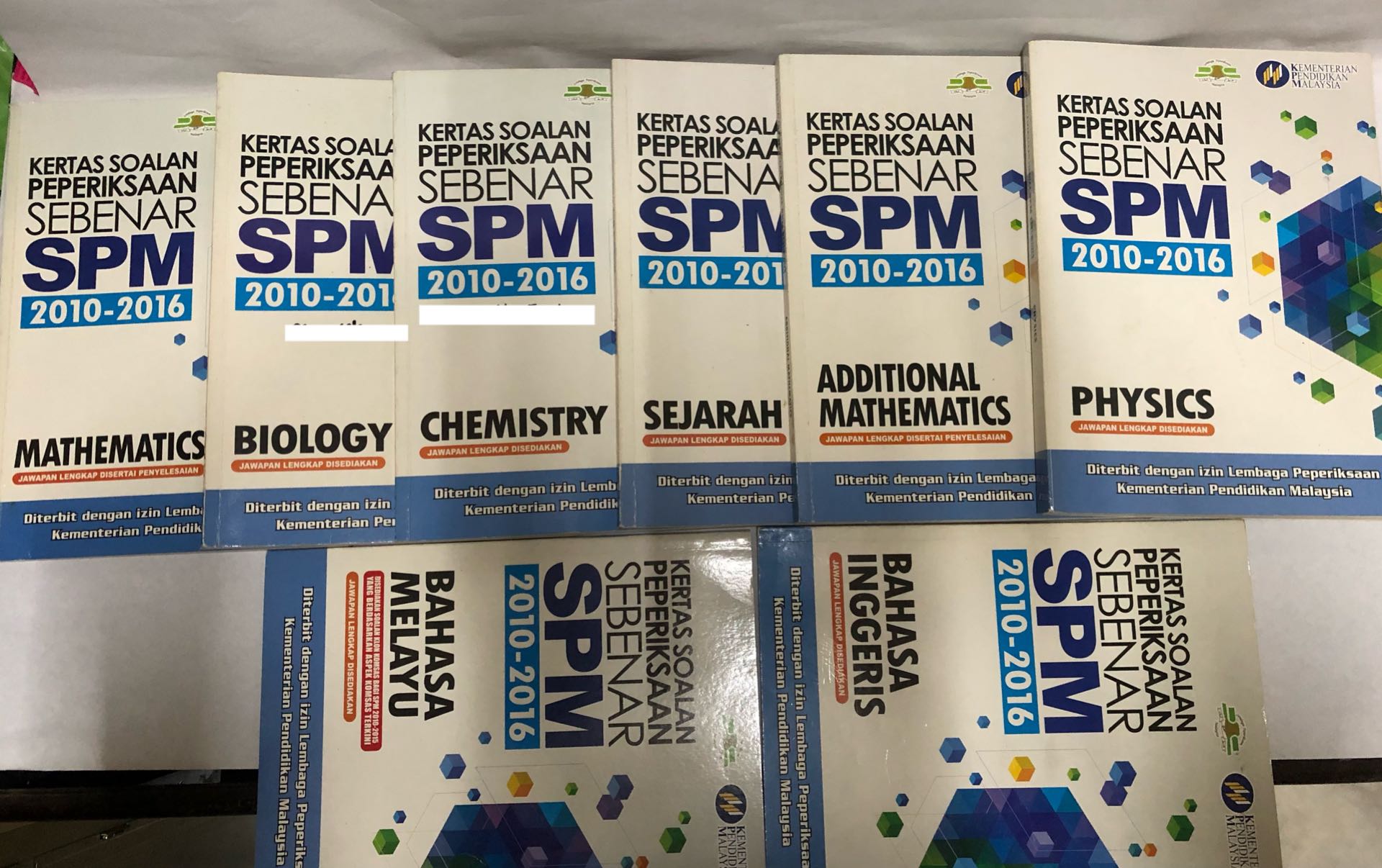 Preloved Spm Books Kertas Soalan Peperiksaan Sebenar Spm 2010 2016 Books Stationery Books On Carousell