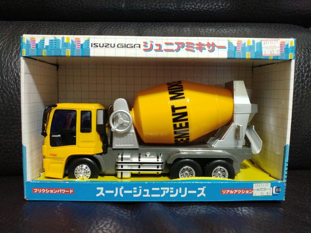 1:32 Isuzu Giga 田螺車模型車, 興趣及遊戲, 玩具& 遊戲類- Carousell