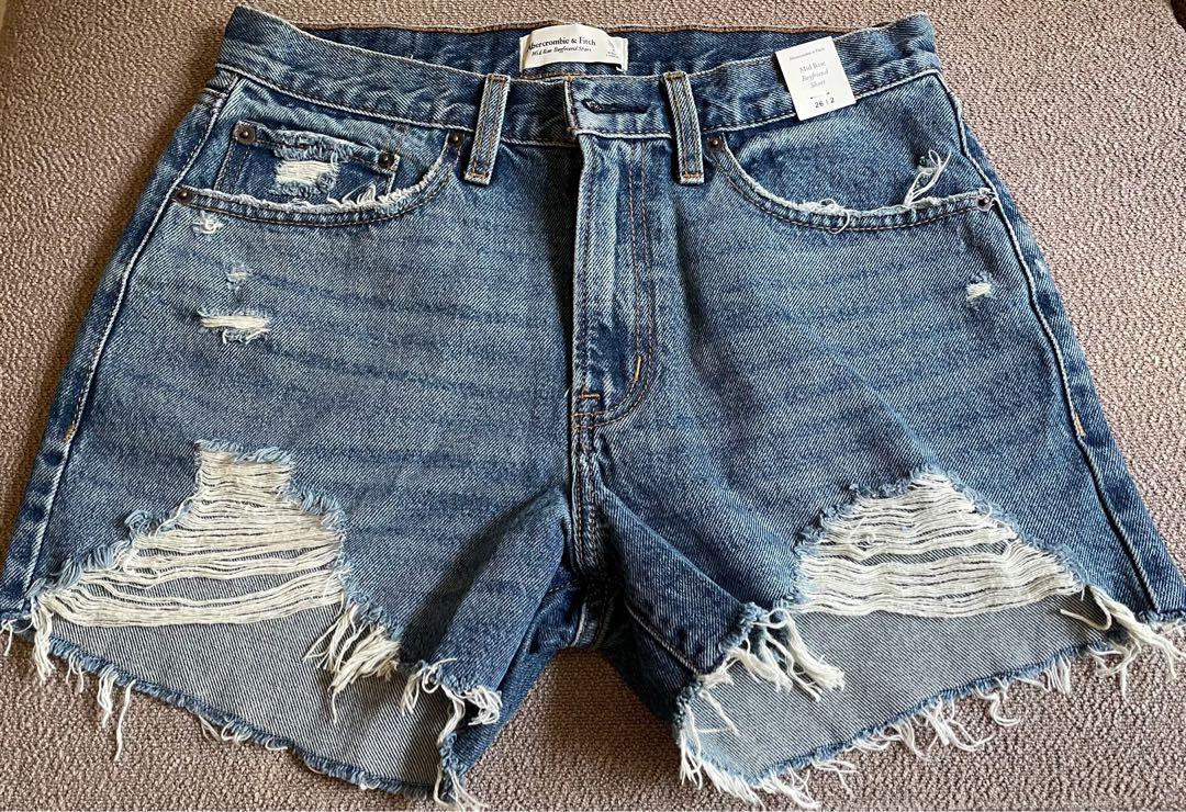 Fitch mid rise boyfriend denim short 