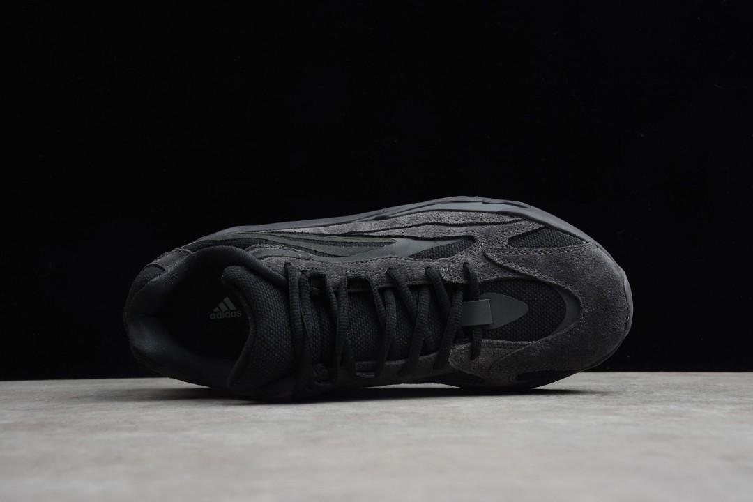 Adidas yeezy cheap vanta 700