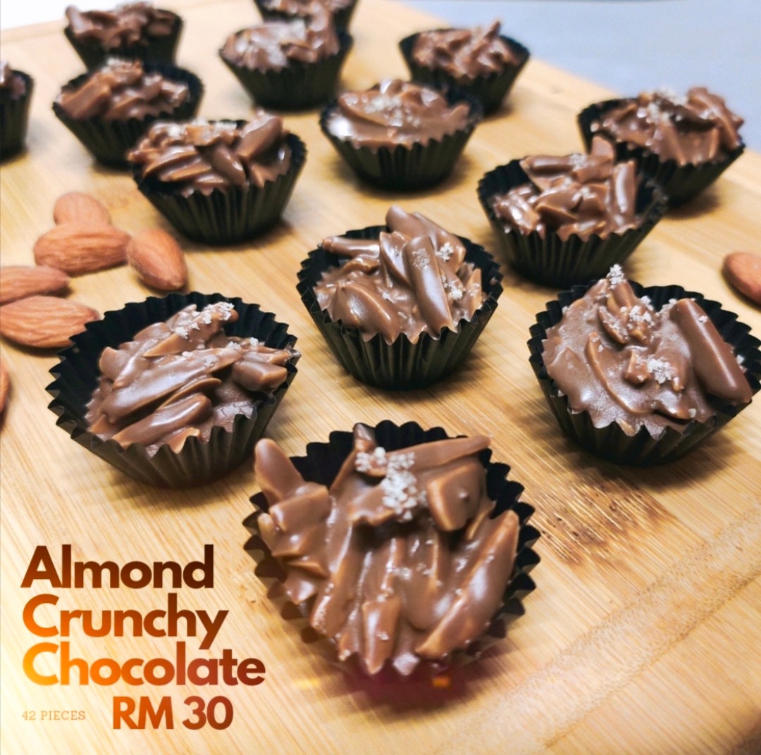 Almond crunchy hotsell
