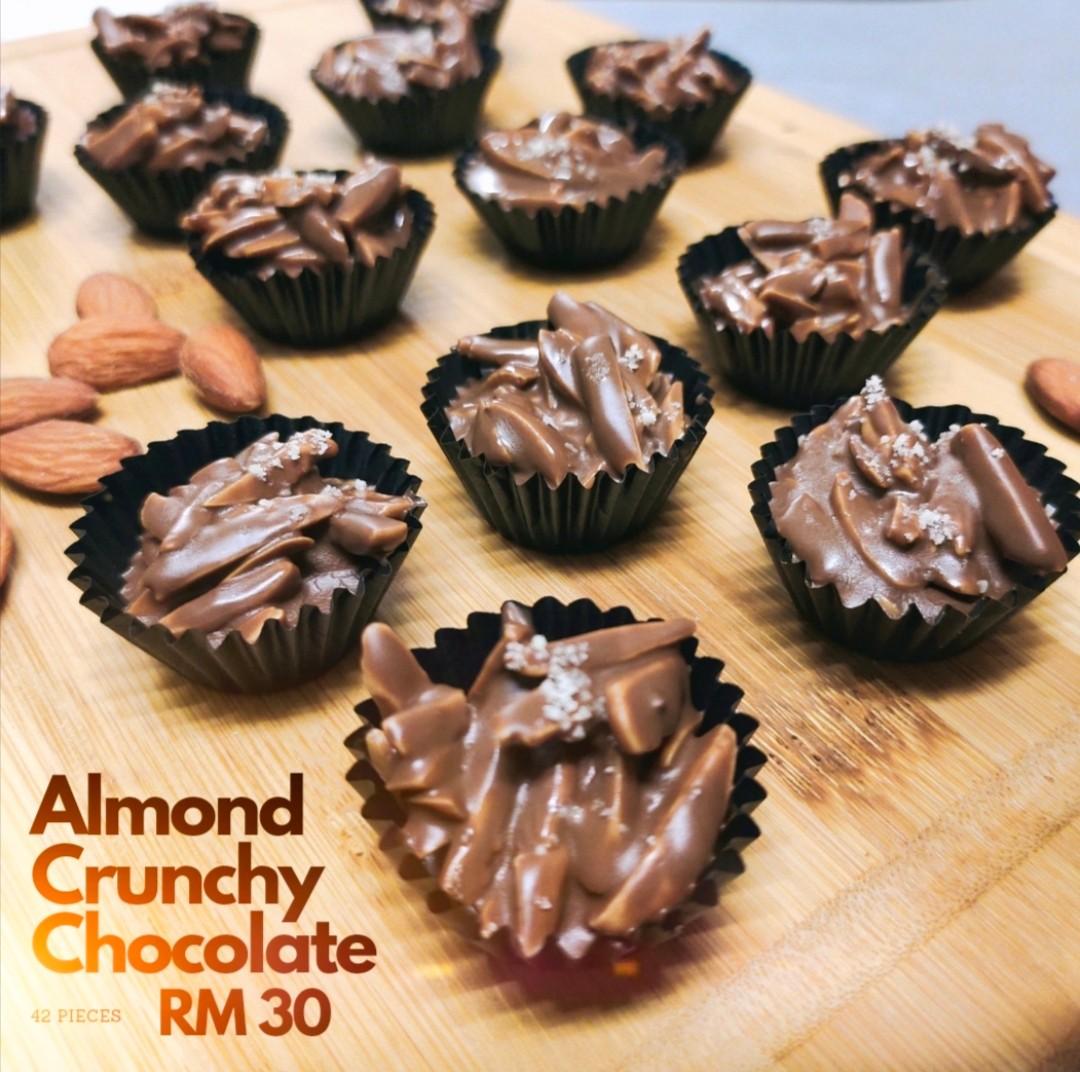 Almond Crunchy Chocolate Raya Cookies Food Drinks Baked Goods On Carousell