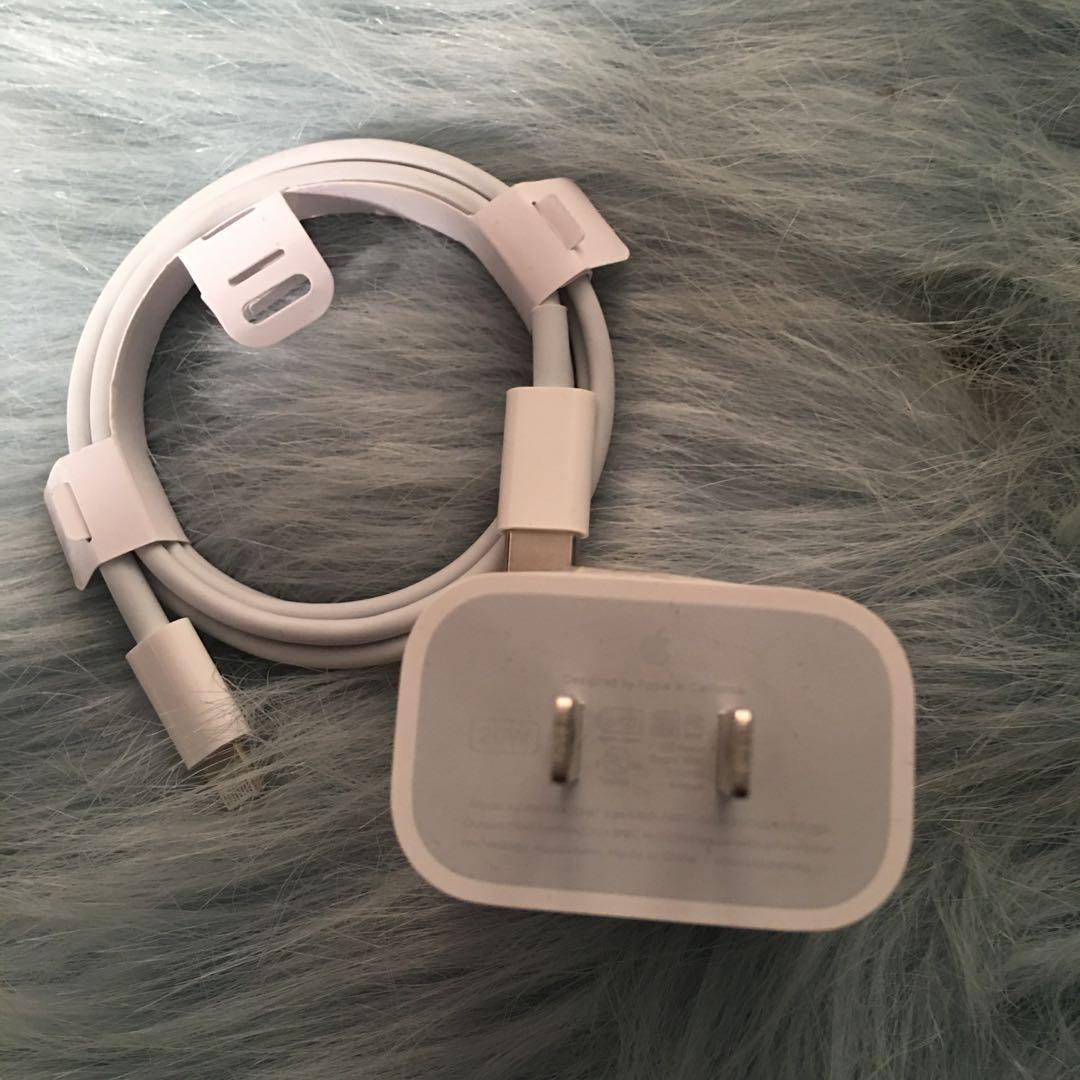 Apple iPhone Charger 20 Watts Adapter and Usb c to Lightning Cable (Category: Chargers & Cables) located in San Juan City. Submitted by dizonsha (Listing ID 1083772883, Image 1). Description: Brand new Fast charger Php 350 - cord Php 550 - adapter Php 700 - set.