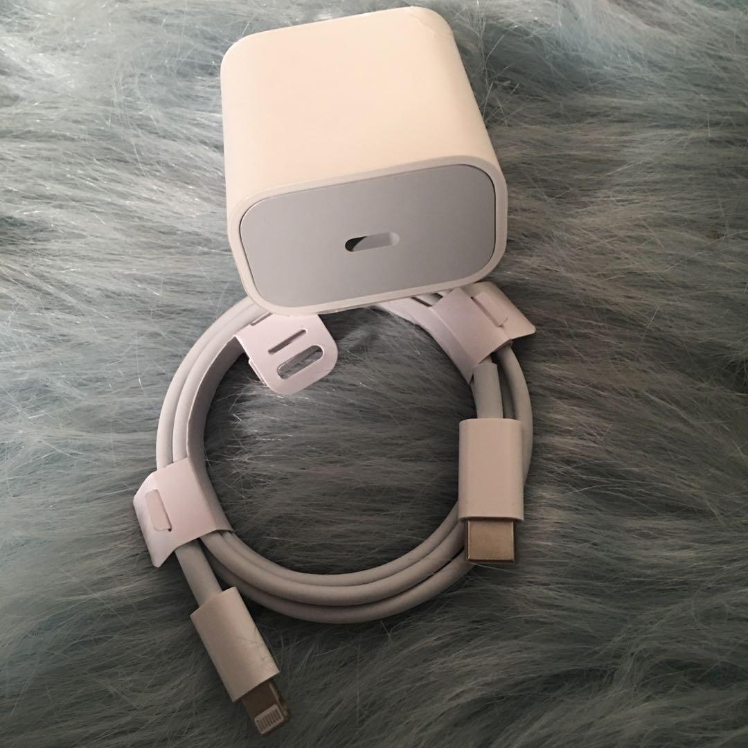 Apple iPhone Charger 20 Watts Adapter and Usb c to Lightning Cable (Category: Chargers & Cables) located in San Juan City. Submitted by dizonsha (Listing ID 1083772883, Image 2). Description: Brand new Fast charger Php 350 - cord Php 550 - adapter Php 700 - set.
