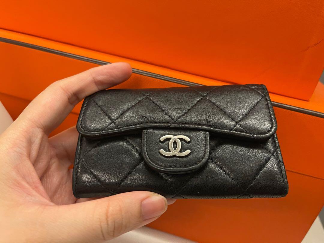 bud Faktura Rød dato Authentic Chanel 6 slots Key Holder, Luxury, Bags & Wallets on Carousell