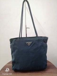 (Category: ) located in . Submitted by az.bundle.preloved (Listing ID 1083790709, Image 1). Description: .