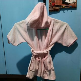 (Category: ) located in . Submitted by secondhandclosetph (Listing ID 1083792490, Image 1). Description: .