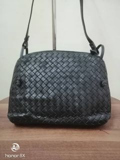 (Category: ) located in . Submitted by az.bundle.preloved (Listing ID 1083772211, Image 1). Description: .