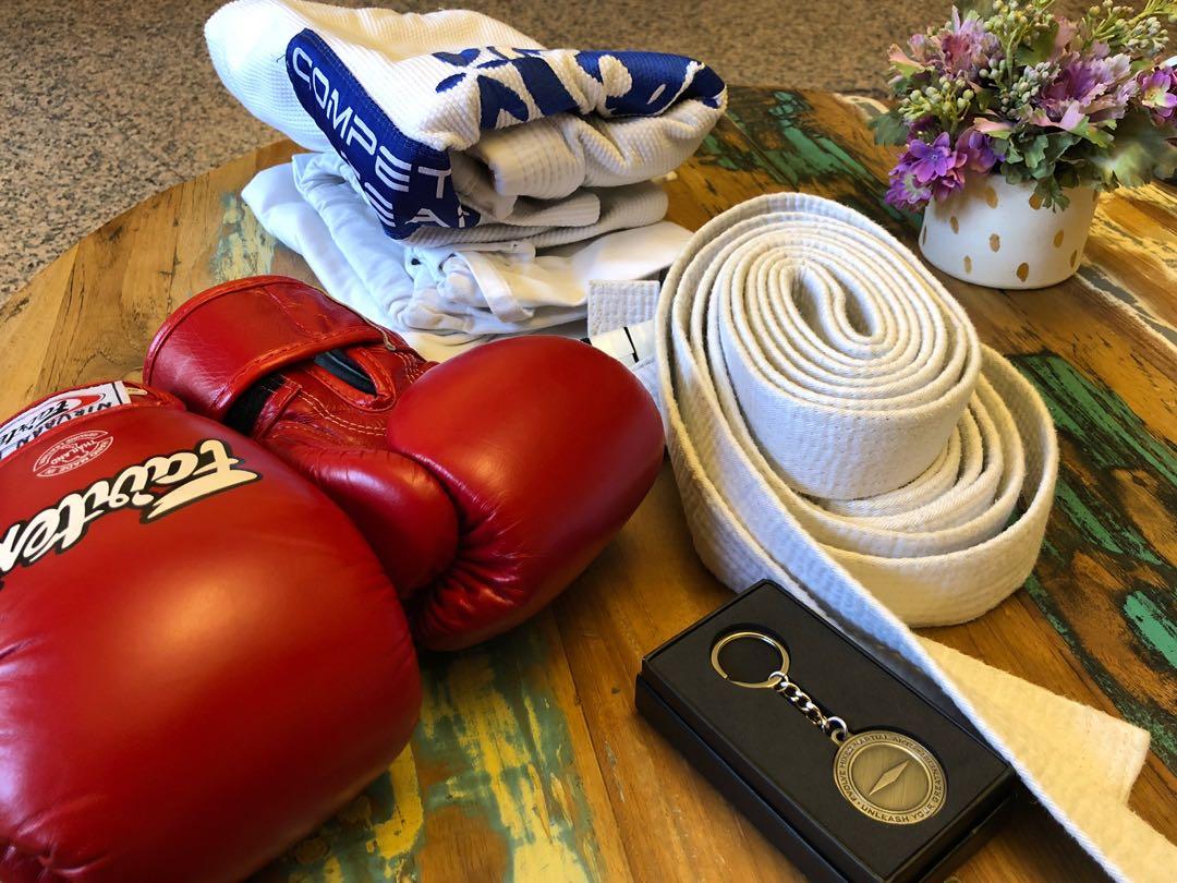 Boxing Gloves & Gi (Evolve MMA), Sports Equipment, Exercise & Fitness