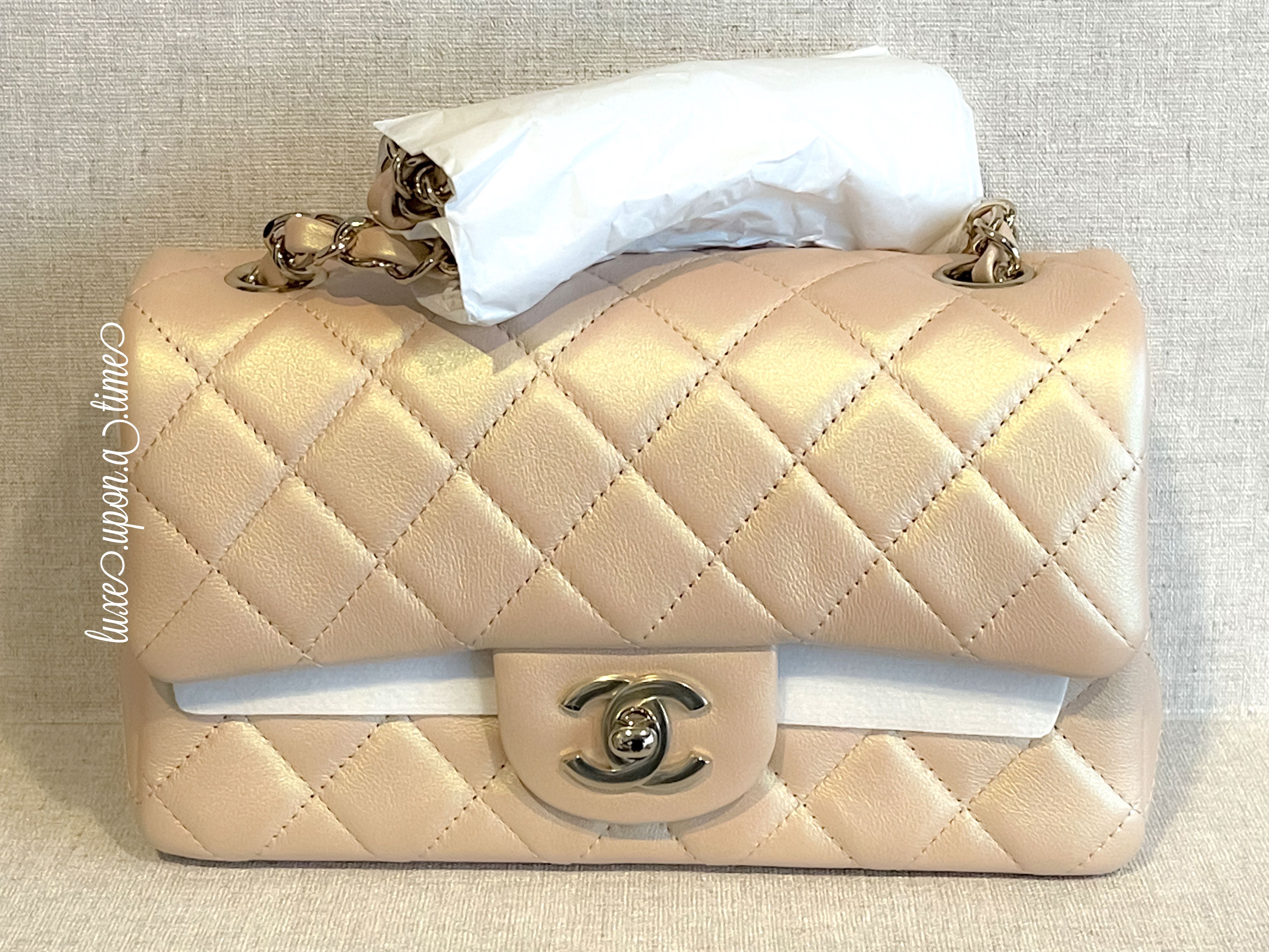Chanel 21S IRIDESCENT Beige Zipped CARD HOLDER Lambskin Leather Unboxing  @luxurypl3847 