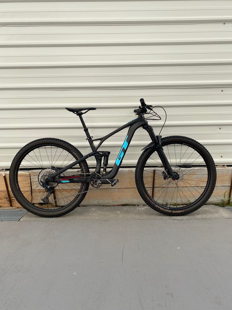 Gt bicycles sensor carbon hotsell elite