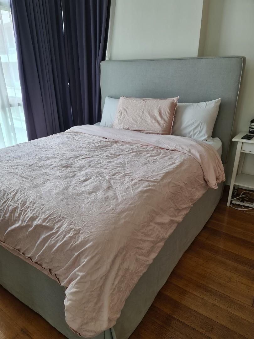 Godfjord store bed frame