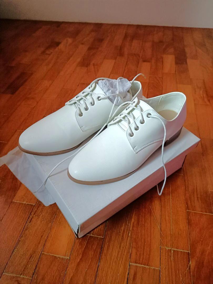White oxford deals dress shoes