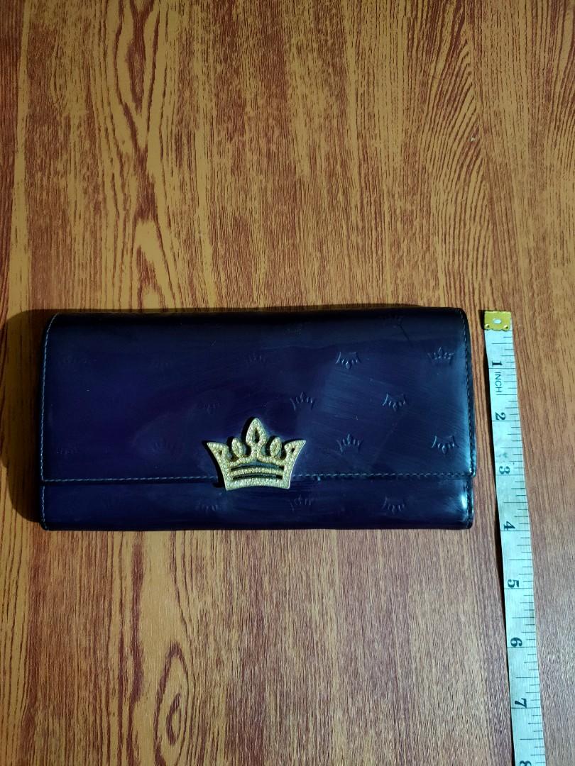 j.estina long wallet (Category: Luxury Bags & Wallets) located in Manila. Submitted by alilongthrift (Listing ID 1083825106, Image 3). Description: FOR SALE ONLY Price + fee J.estina long wallet patent leather ykk zipper Good condition 100%LEGIT USED BUT NOT TOTALLY ABUSED DELIVERY THRU MR.SPEEDY AROUND METRO MANILA PAG SHIPPED NAMAN PO THRU J&T EXPRESS SHOULDER NIYO PO YUNG DELIVERY FEE OR SHIPPING FEE.