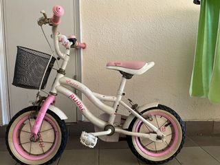 (Category: ) located in . Submitted by 1st1s (Listing ID 1083702927, Image 1). Description: .