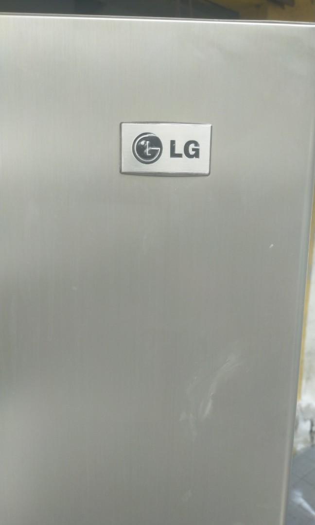 Lg fridge water dispenser, TV & Home Appliances, Kitchen Appliances