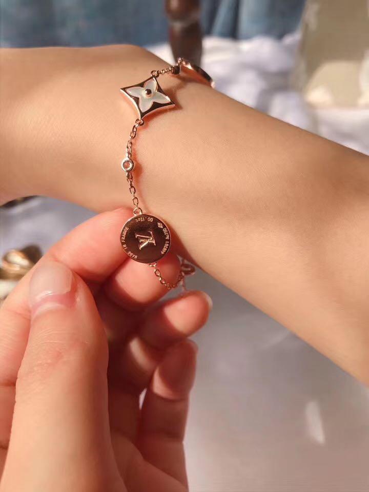 LOUIS VUITTON LV COLOR BLOSSOM BB MULTI-MOTIFS BRACELET, PINK GOLD, WHITE  MOTHER-OF-PEARL AND DIAMONDS, Women's Fashion, Jewelry & Organisers,  Accessory holder, box & organisers on Carousell